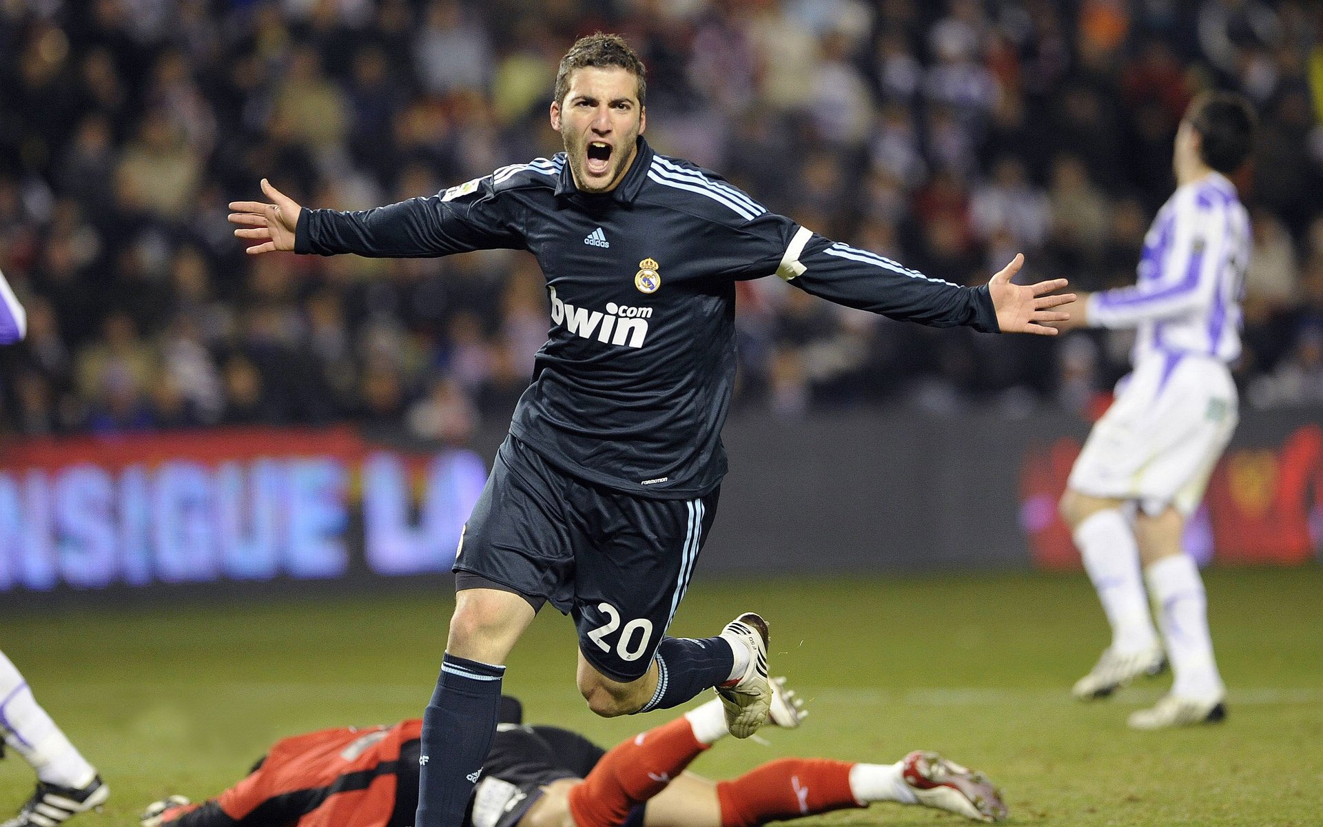 “德甲球队层层推进，胜负悬念逐步揭晓”，德甲分组