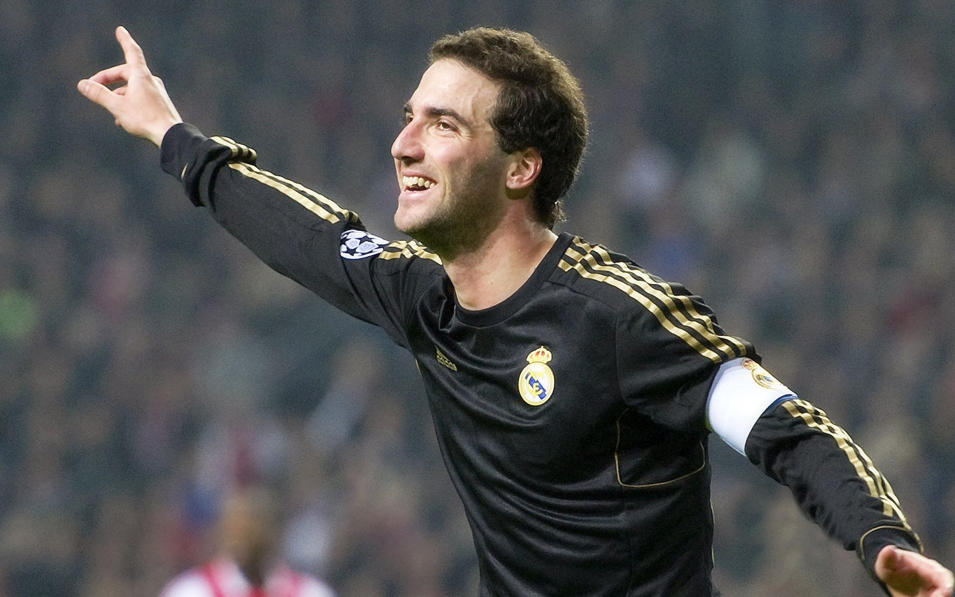 “德甲积分高歌猛进，冠军竞争逐步升级”，德甲2020-2021积分